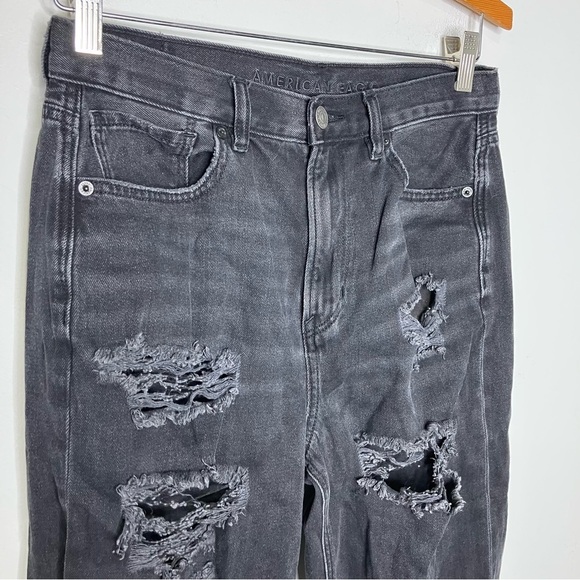 American Eagle Outfitters relaxed mom jeans black distressed 6 X-long trendy - Picture 2 of 8